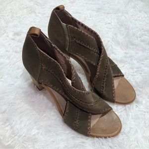 Seychelles Party Up leather‎ Suede Crossover Sandal Heels Brown 10